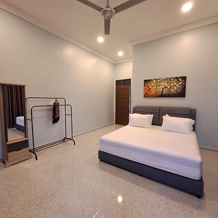 Zn Homestay Gong Badak Kampong Pengkalan Maras Exteriör bild