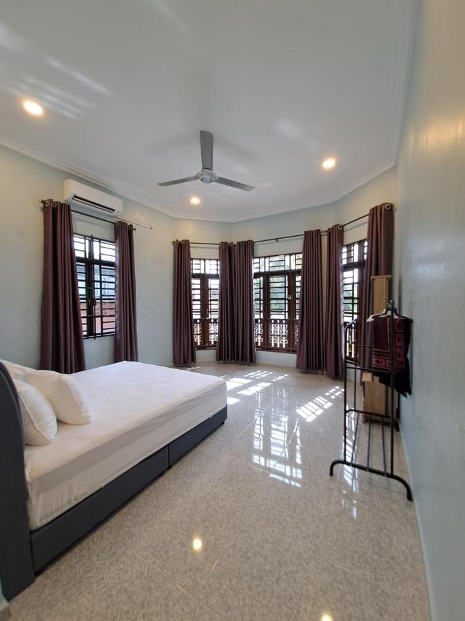 Zn Homestay Gong Badak Kampong Pengkalan Maras Exteriör bild