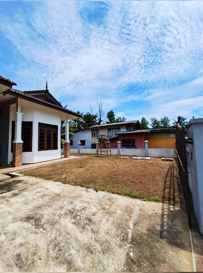 Zn Homestay Gong Badak Kampong Pengkalan Maras Exteriör bild